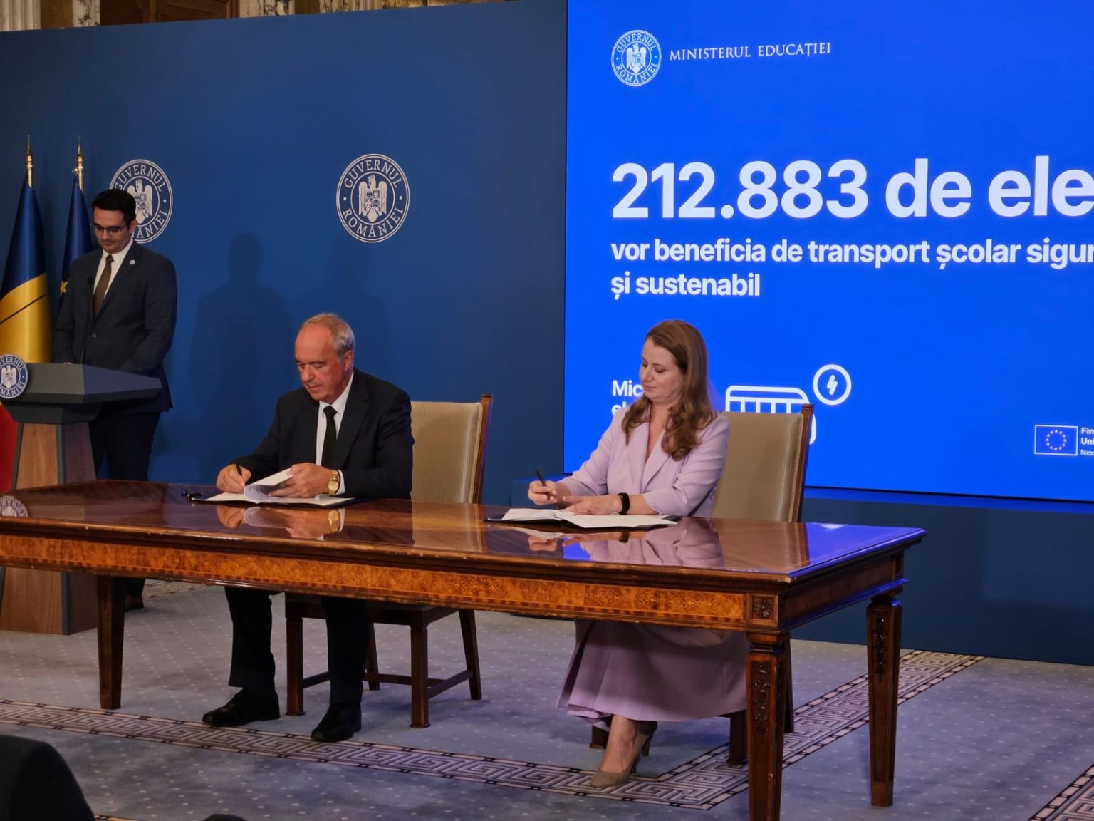 Microbuze electrice pentru elevii din județul Hunedoara