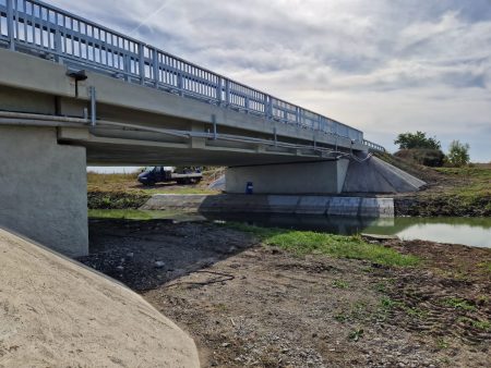 Se circulă fără restricții între Timișoara și Arad: lucrările la podul peste Bega Veche, finalizate