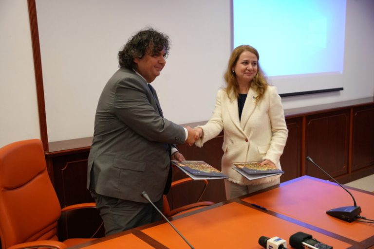 Rectorul UPT și ministrul Educației au semnat contractul de finanțare pentru construirea unui campus de peste 20 de milioane de euro în vestul Timișoarei