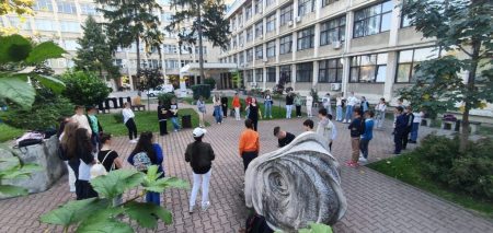 Universitatea de Vest din Timișoara lansează un „UVT pentru elevi”, un program pentru sprijinirea elevilor talentați din medii vulnerabile