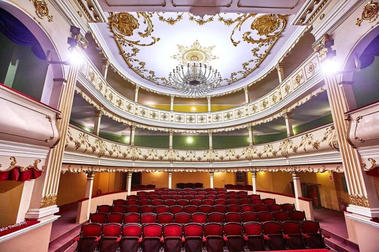 14 proiecte majore care nu se finalizează anul acesta vor primi finanțare prin alte programe. Printre ele, tramvaiul reșițean și teatrul din Oravița