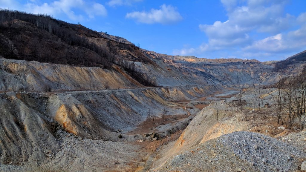 România concesionează 20 de zăcăminte miniere, inclusiv cărbune, aur și geotermal, în principal în vestul țării