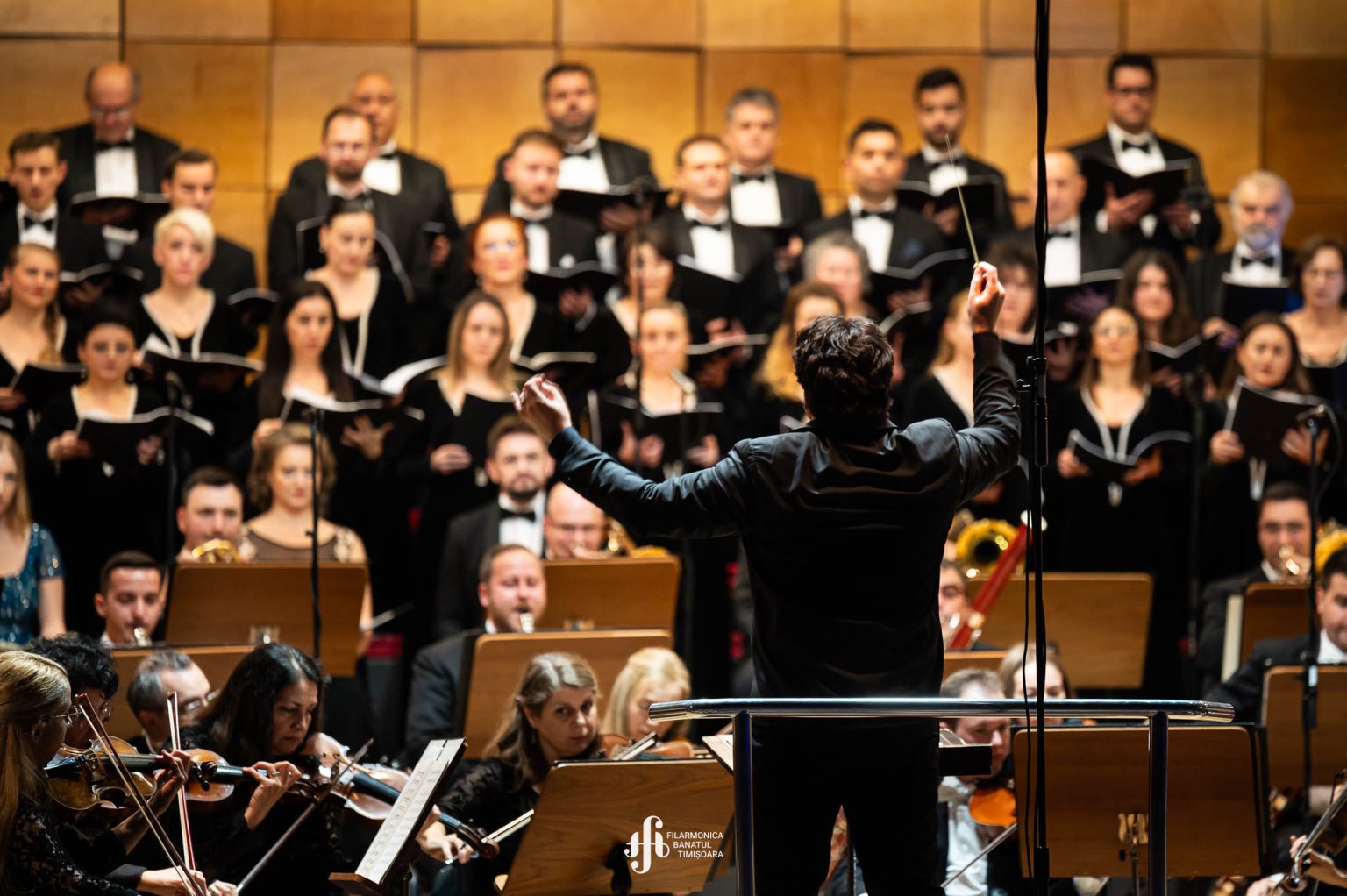 Filarmonica Banatul, cea mai bună din țară în 2023. A fost premiată de Uniunea Criticilor, Redactorilor și Realizatorilor Muzicali din România