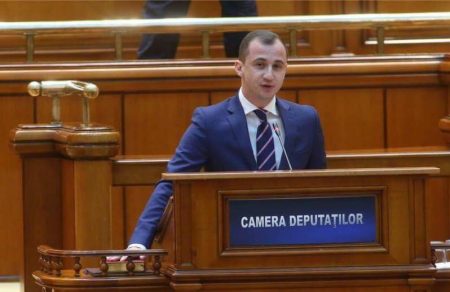 Alfred Simonis: Parlamentul va vota săptămâna aceasta inițiativa de interzicere a vânzării de țigări electronice minorilor