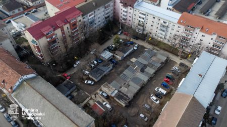 Primăria Timişoara demolează peste 200 de garaje şi pune în loc parcări, spaţii verzi şi locuri de joacă
