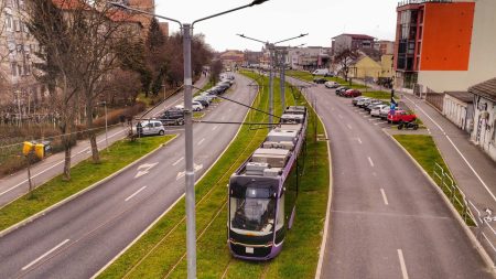 Tramvaiele circulă din nou pe Bulevardul Cetăţii. Dominic Fritz: „A fost un șantier greu, dar necesar”