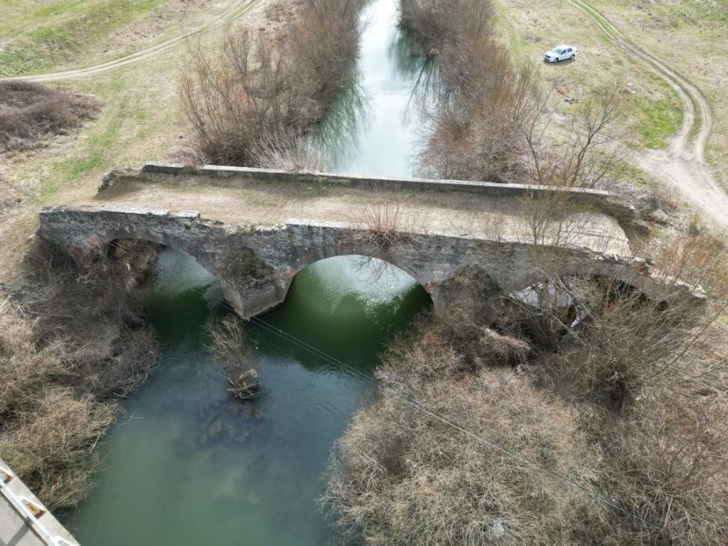 Ambulanța pentru Monumente salvează podul Maria Theresa din Grădinari