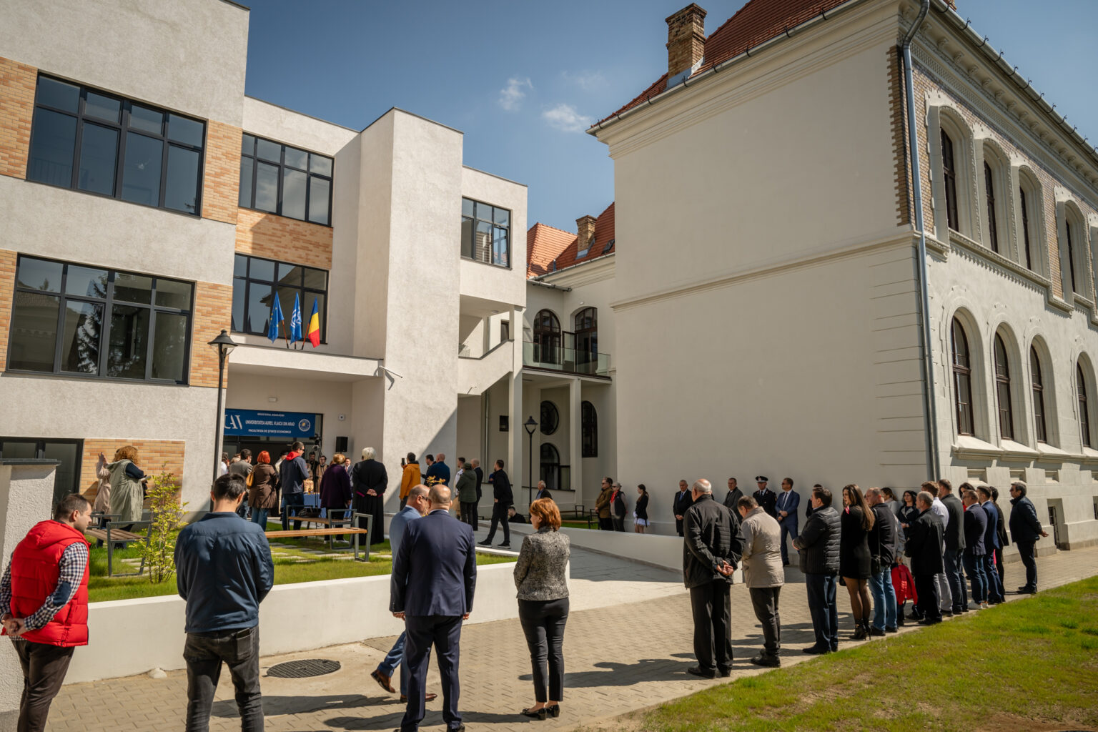 Şase milioane de euro pentru noul sediu al Facultății de Științe Economice UAV, inaugurat într-o clădire istorică reabilitată