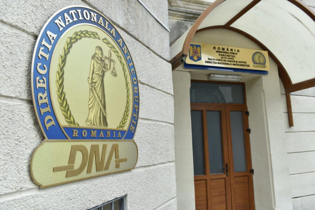 Şefului Biroului Imigrări Caraș-Severin, reţinut pentru 30 de zile în dosarul migranților